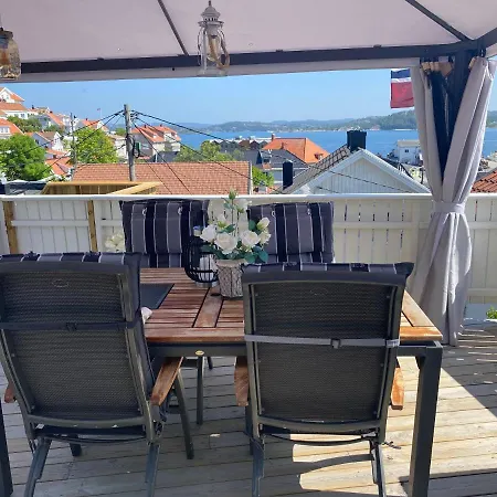 Monas Sommerresidens Midt I Hjertet Av Kragero Apartment Exterior photo