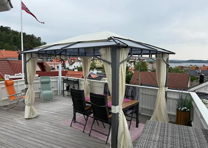 Monas Sommerresidens Midt I Hjertet Av Kragero